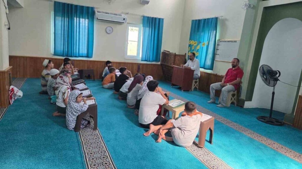 kuyucakta yaz kuran kursu ogrencilerine rehberlik seminerleri 56389470cc99