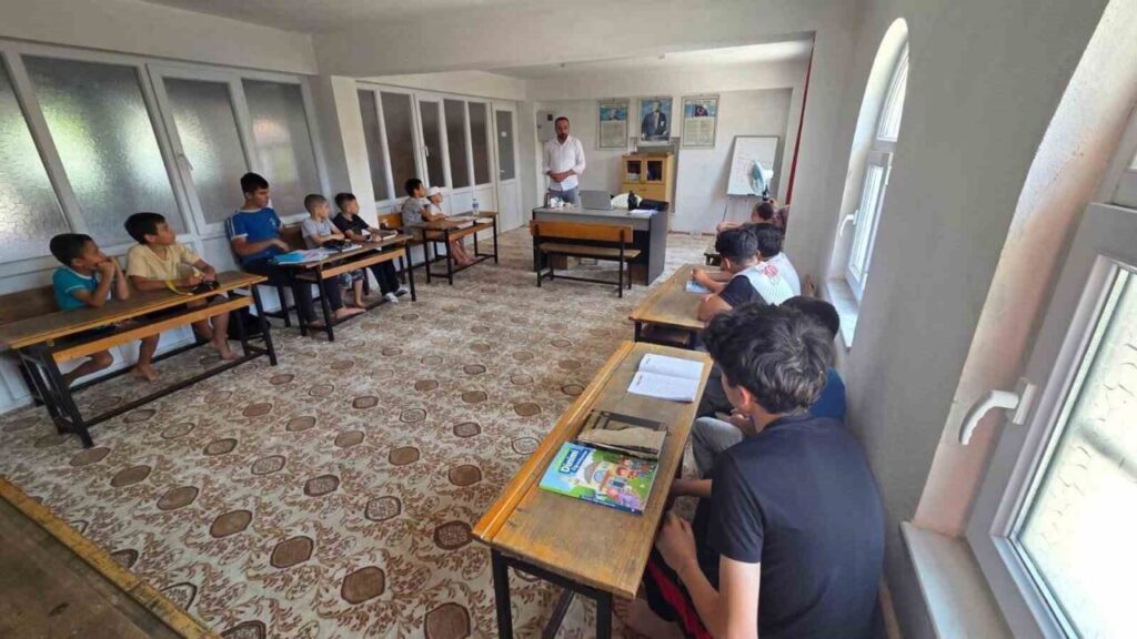 kuyucakta yaz kuran kursu ogrencilerine rehberlik seminerleri f0afa3e8fdb1