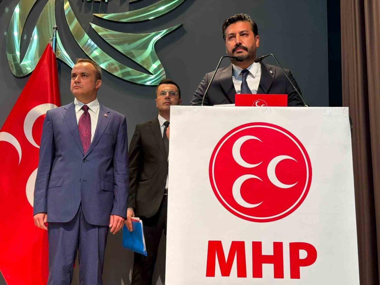 MHP’li Cihangiroğlu, eski başkan Alıcık’ı işaret etti
