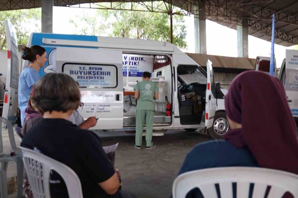 Mobil diş klinikleri 3 ilçede vatandaşlarla buluştu 2 mobil dis klinikleri 3 ilcede vatandaslarla bulustu 8344e4a8ded6
