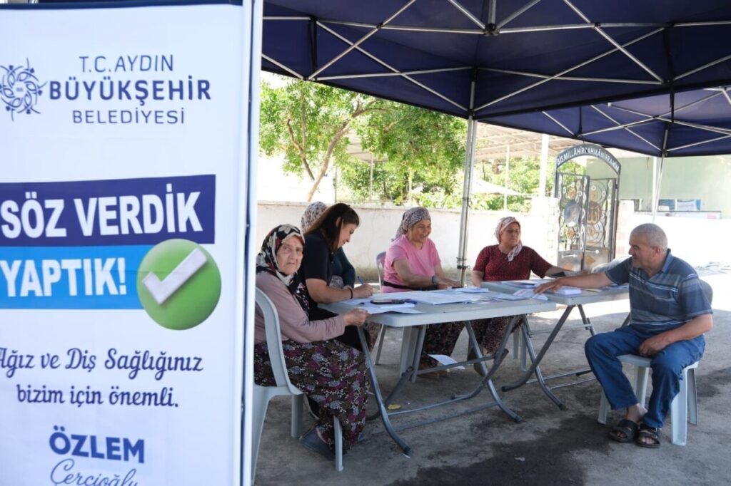 mobil dis klinikleri uc ilcede vatandaslarla bulustu 4e65779795e7