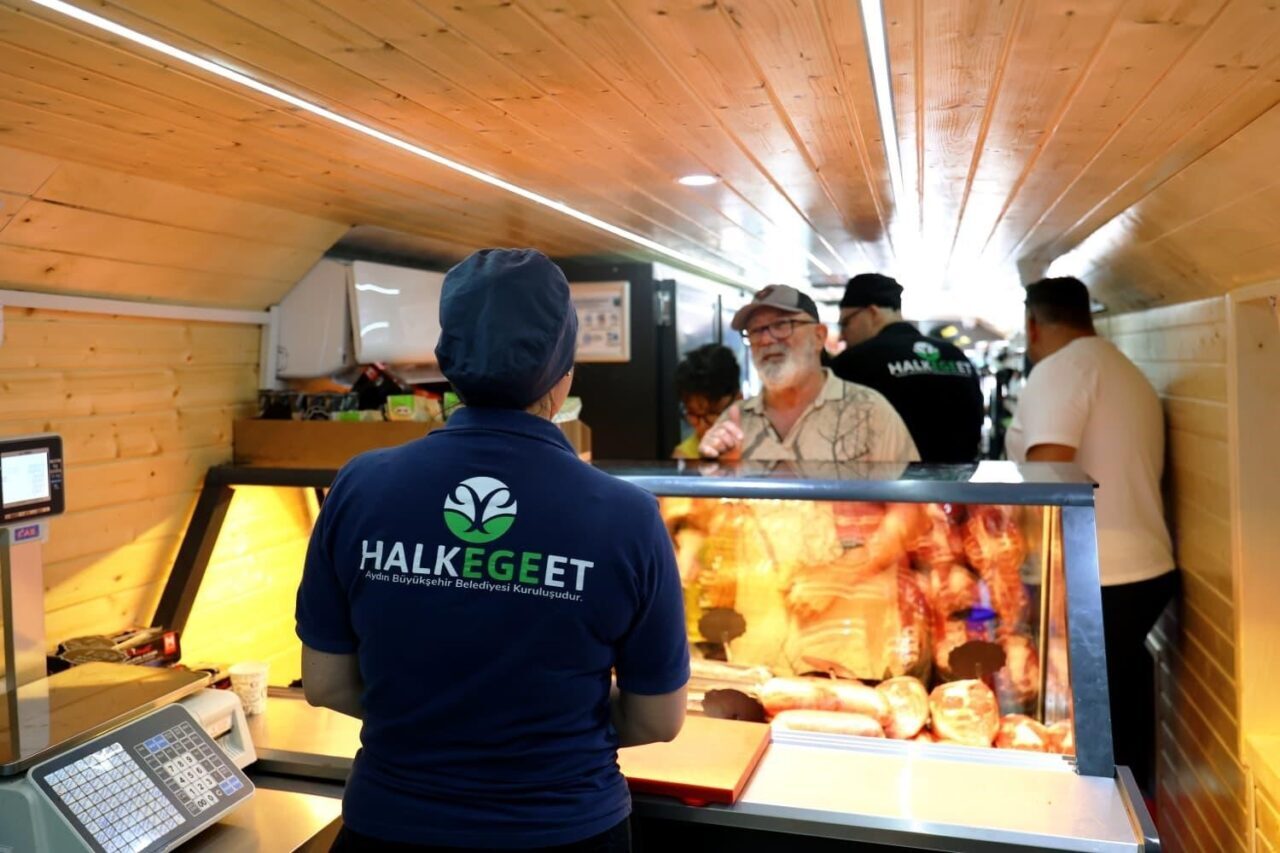 mobil halk ege et akbukte vatandaslardan yogun ilgi gordu b7a0676886d0
