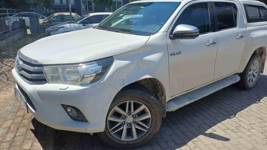 motosiklet ile kamyonet carpisti 2 yarali eb33cf1f3253