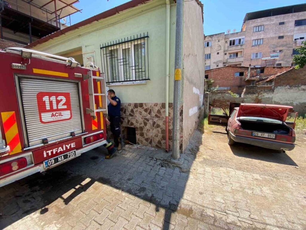 nazillide otomobil yangini arac kullanilamaz hale geldi d016f6178acf