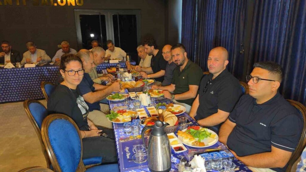 ntonun uye bulusmalari suruyor 8cf4c1bdc51c
