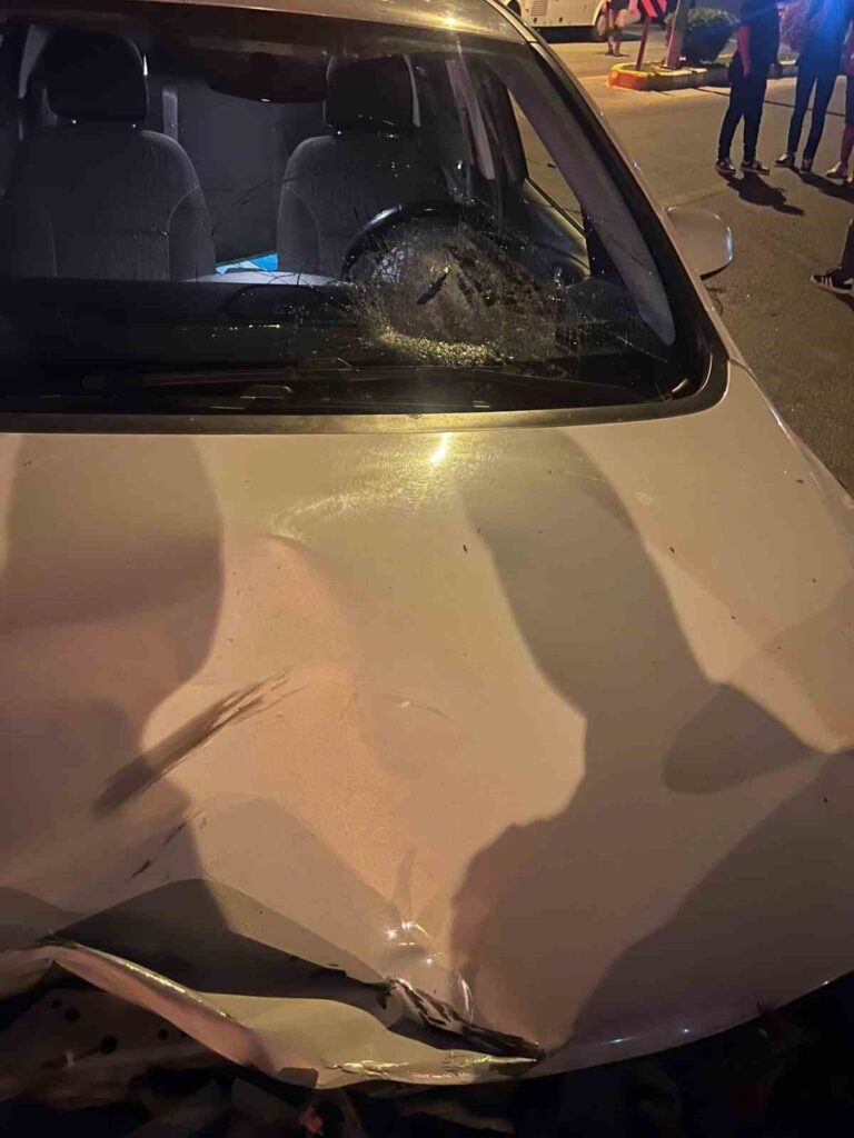 Aydın'da korkunç kaza: Hayatı tehlikede... 4 otomobil ile motosiklet kafa kafaya carpisti 49b3bdaddc95