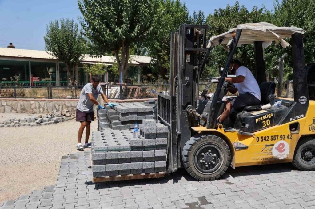 sehir hastanesi yoluna parke tasi calismasi 70ccde2e1919
