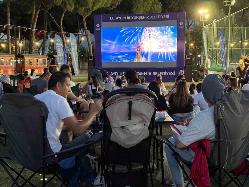 tekstil park ve mimar sinan parkta acik hava sinemasi keyfi 9c776d7fce2f