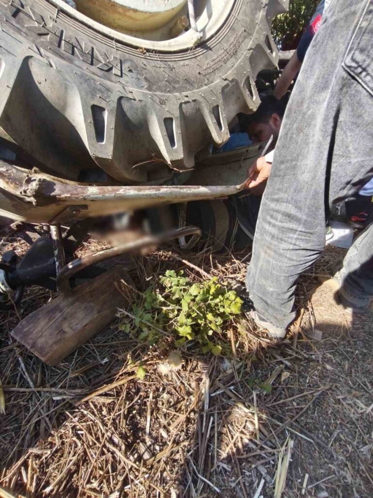 traktorun altinda kalan sahis ekiplerin calismasiyla kurtarildi 7cb2f314fff6