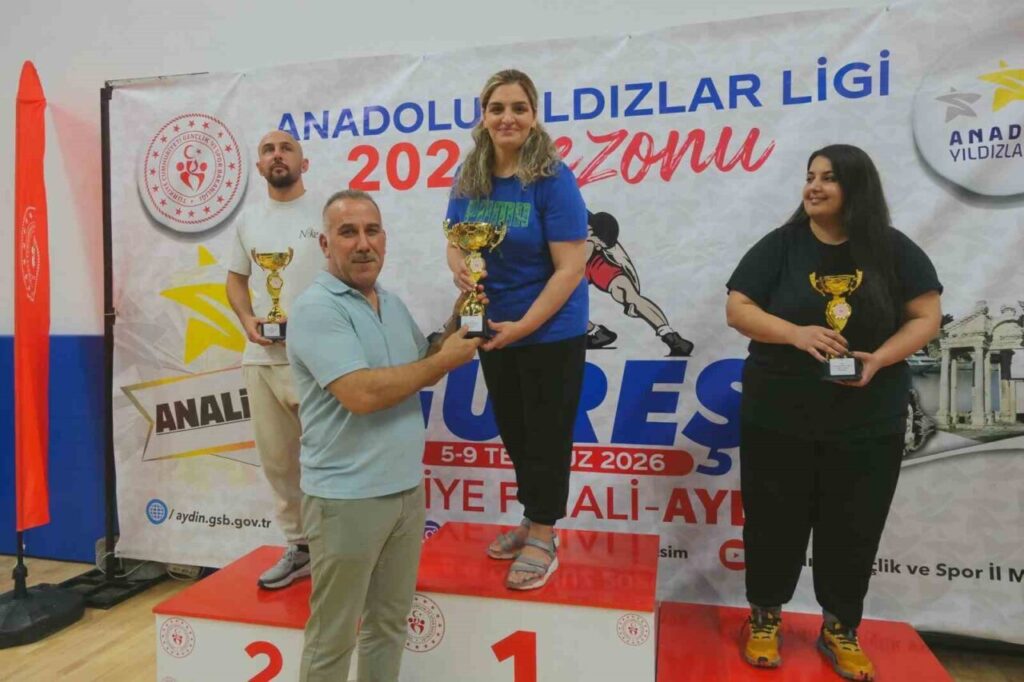 turkiyenin genc gurescileri aydinda mindere cikti be3e5724b655