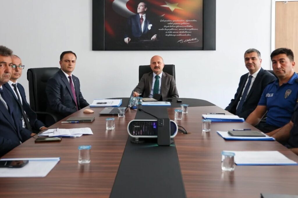 vali varol karpuzludaki hizmetleri inceledi 84ff8ff04444