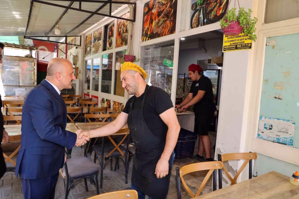 vali varol yenipazarda kurumlari ziyaret edip vatandaslarla bulustu 2d9cfcdf005a