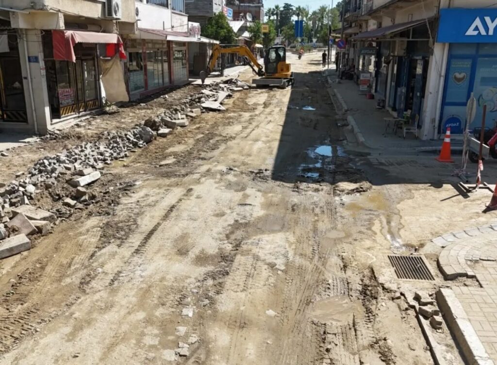Yenipazar’da yol yenileme çalışmaları Yörük Ali Efe Caddesi’nde sürüyor 3 yenipazarda yol yenileme calismalari yoruk ali efe caddesinde suruyor da0a046702c7