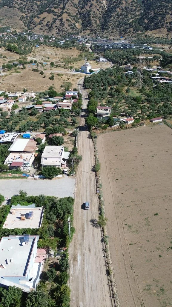 İNCİRLİOVA’DA GÜÇLÜ İŞ BİRLİĞİ HİZMETE DÖNÜŞÜYOR: KARABAĞ YOLU YENİLENİYOR 5 1000196248