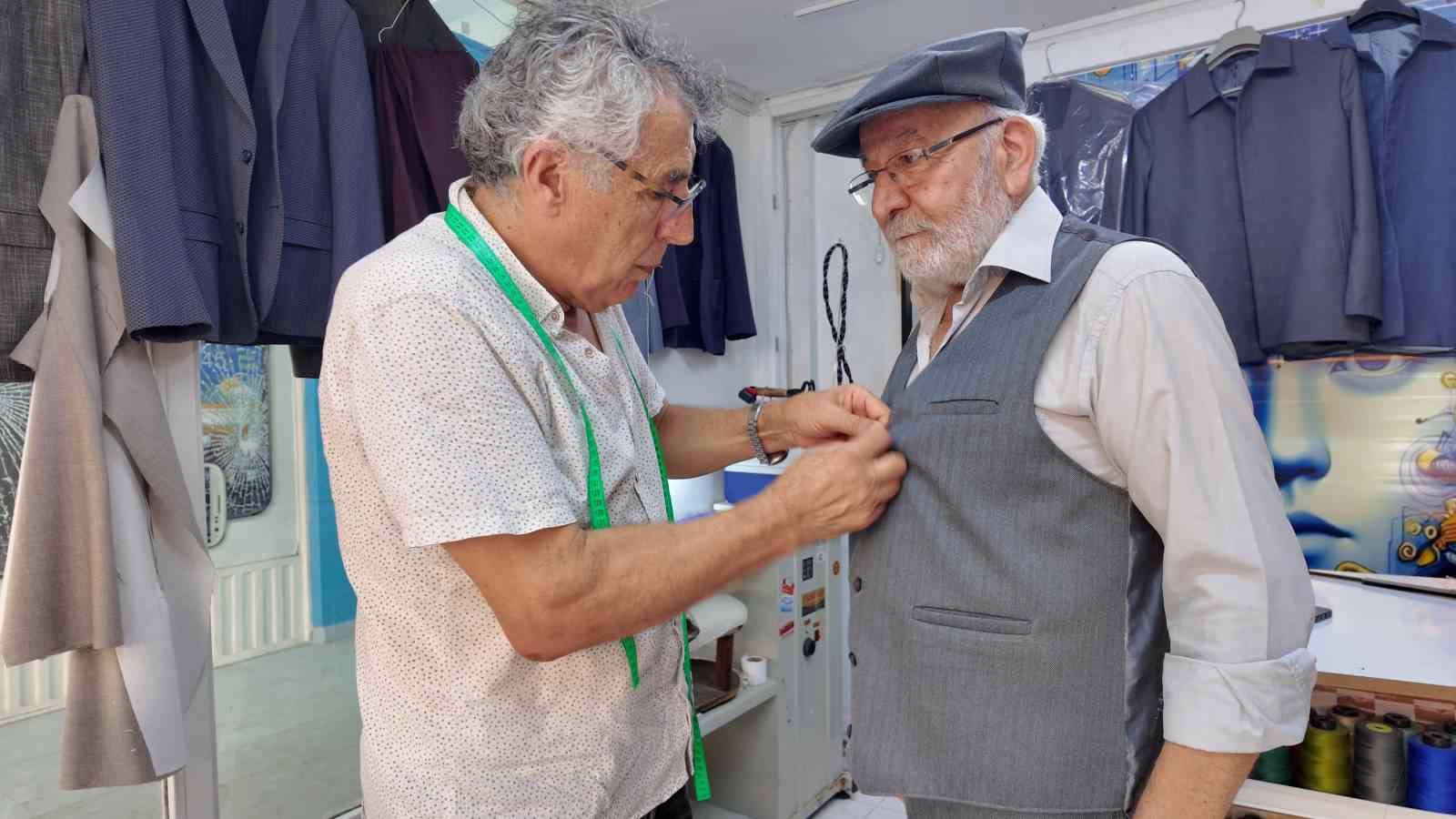 54 yıllık terzi Coşgun, ’Yörük Kültürü’nü iğne iplikle yaşatıyor