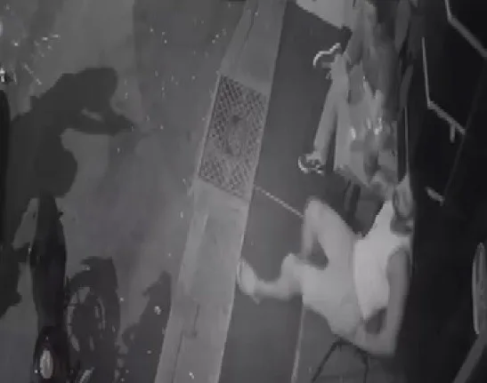 Yanlış kişiyi silahla yaraladı! O anlar kamerada: "Doğan kim, mevzu ne" 5 Yanlış kişiyi silahla yaraladı! O anlar kamerada: “Doğan kim, mevzu ne”