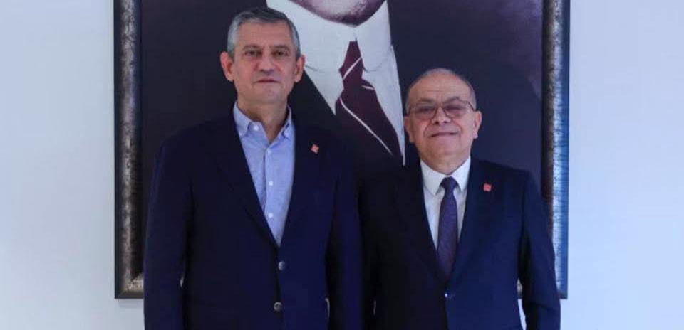 YENİ Parti Aydın'da büyük gün: Saatçı dilekçeyi Valiliğe teslim edecek 3 YENİ Parti Aydın’da büyük gün: Saatçı dilekçeyi Valiliğe teslim edecek