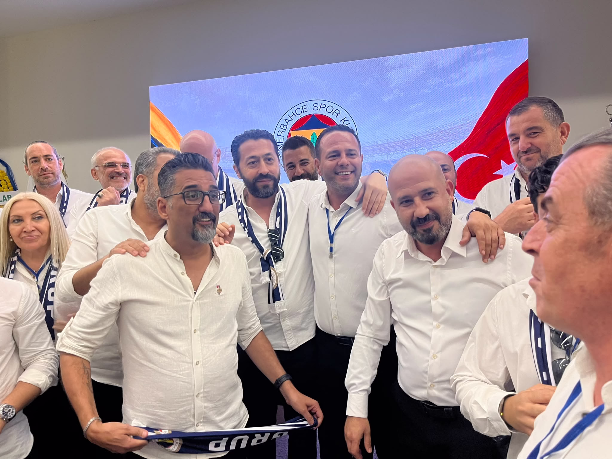 Aydın'da Fenerbahçeliler başkanını seçti 7 Aydın’da Fenerbahçeliler başkanını seçti