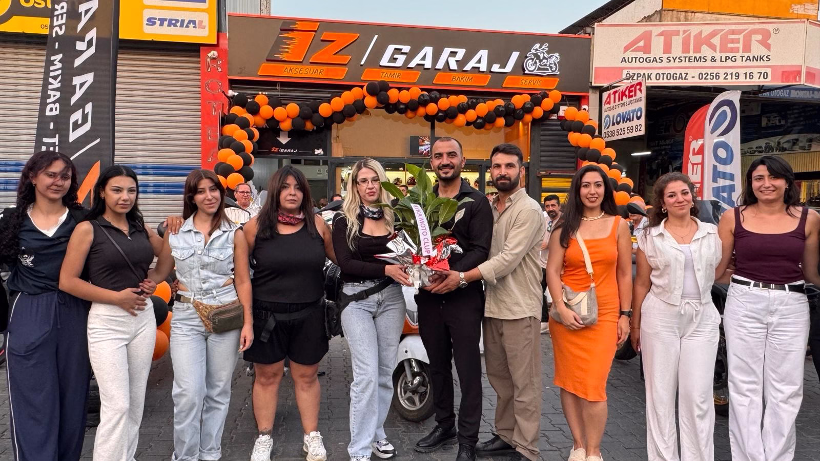 Motor tutkunlarının yeni adresi İz Garaj kapılarını açtı
