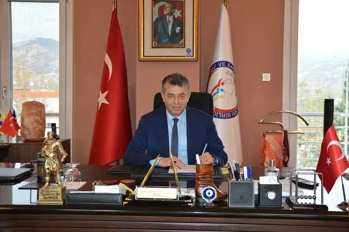 Künkcü duyurdu: Vergi ve SGK borcu olan esnafa kredi imkânı