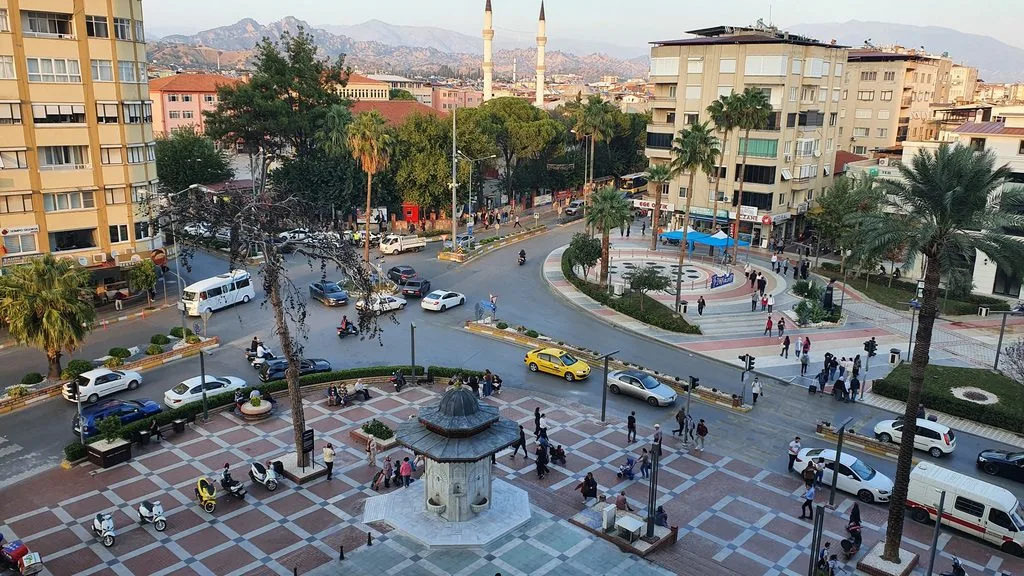 Nazilli Belediye Meydani 20221020 174234