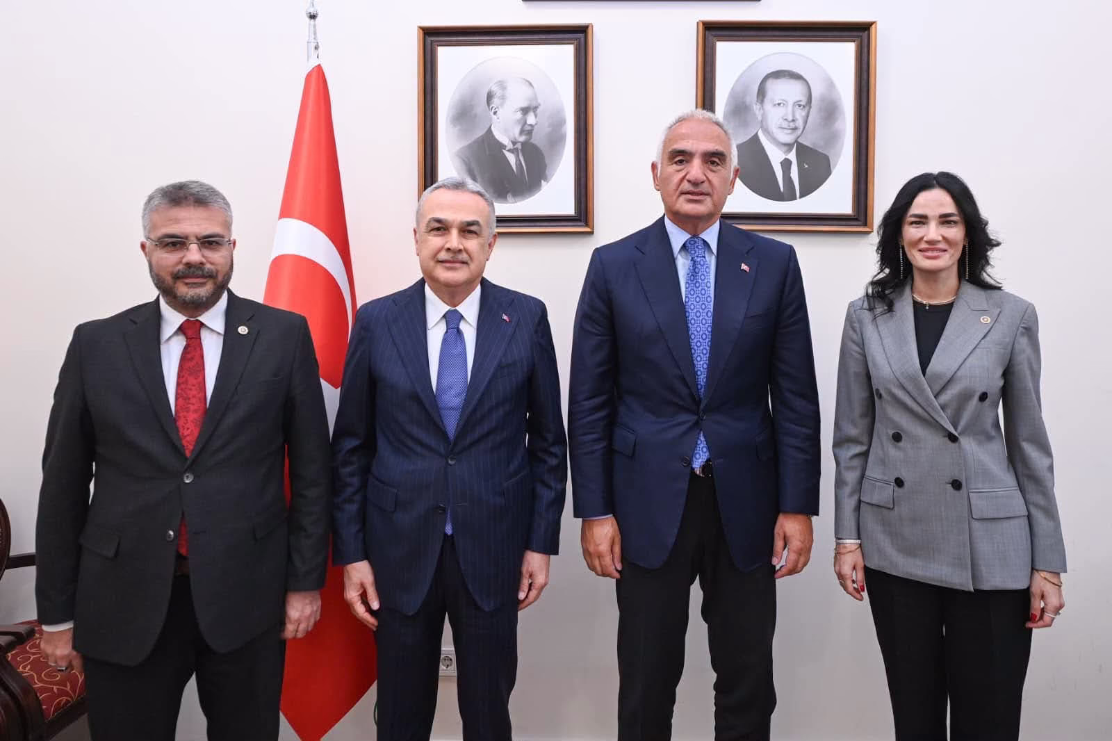 Aydınlı vekillerden Bakan Ersoy'a ziyaret 8 Aydınlı vekillerden Bakan Ersoy’a ziyaret