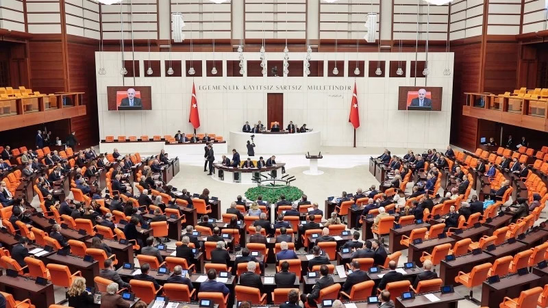 TBMM’de tarihi oturum başladı!