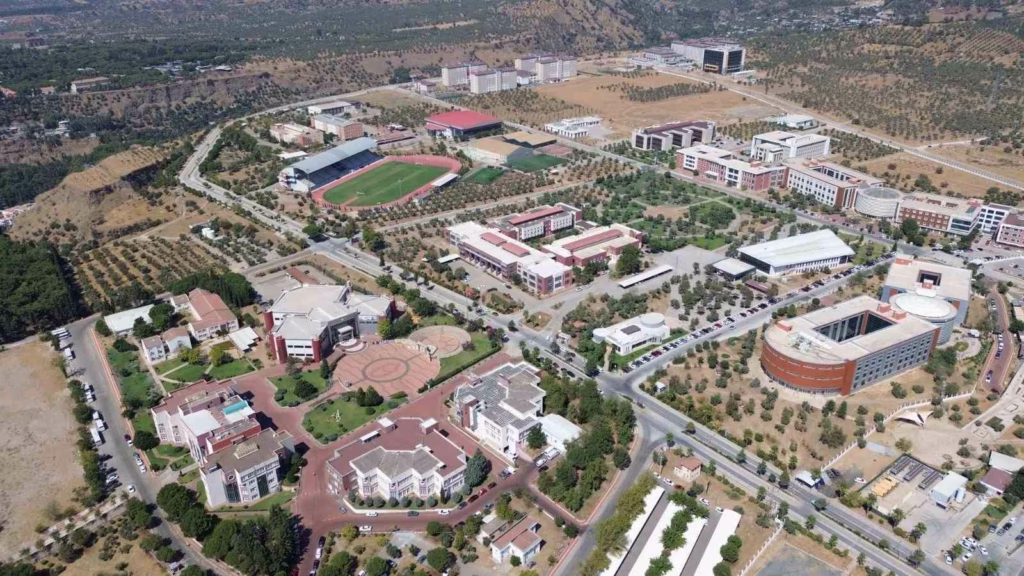 ADÜ, YKS yerleştirmelerinde yüzde 99 doluluğa ulaştı 2 adu yks yerlestirmelerinde yuzde 99 doluluga ulasti 42bf6318b7d6