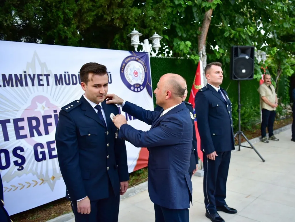 Aydın Emniyeti’nde terfi töreni düzenlendi 3 aydin emniyetinde terfi toreni duzenlendi 2ba0428b22b3