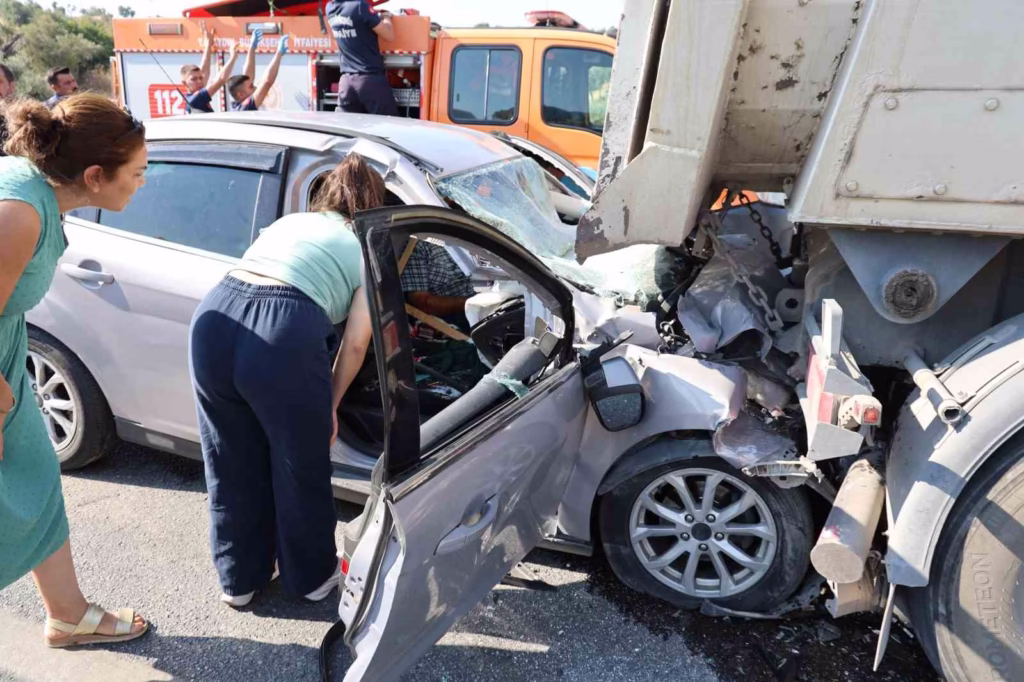 Aydın-Muğla kara yolunda can pazarı: Baba kız için seferber oldular 4 aydin mugla kara yolunda can pazari 61c1f3504b3d