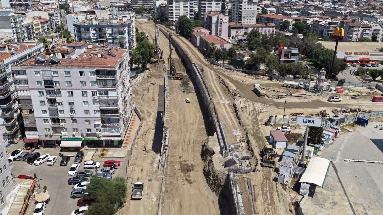 Aydın’da Yeni Dörtyol Köprülü Kavşağı’nda çalışmalar hız kesmiyor