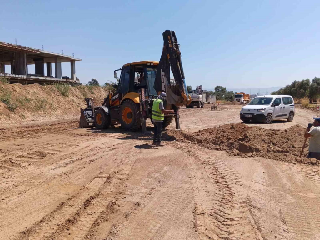 aydinin 17 ilcesinde yol calismalari suruyor 659c51edf8a6