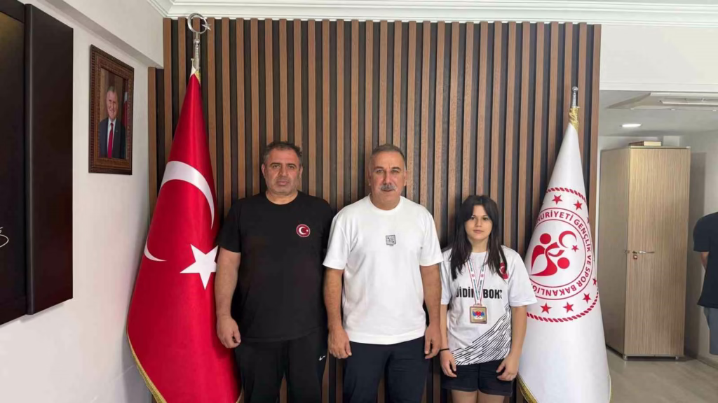 Aydınlı genç boksörlerden Türkiye Şampiyonası’nda 3 madalya 2 aydinli genc boksorlerden turkiye sampiyonasinda 3 madalya e922a4e9a280