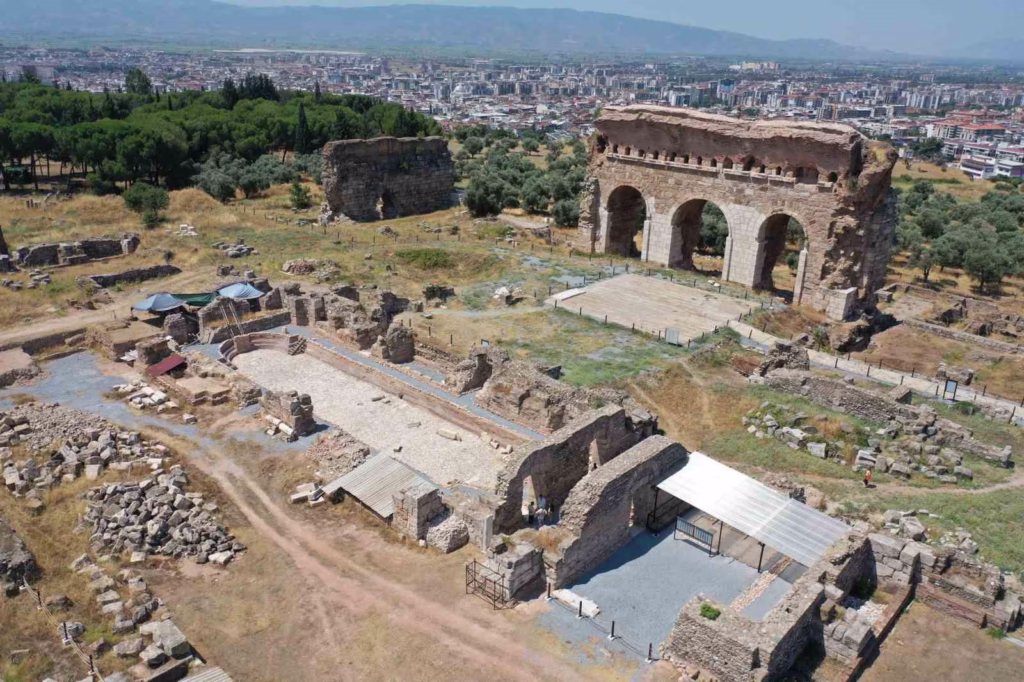 bakan ersoy tralleiste 2 bin yillik antik havuzu gun yuzune cikardik 5a28d2be49d8