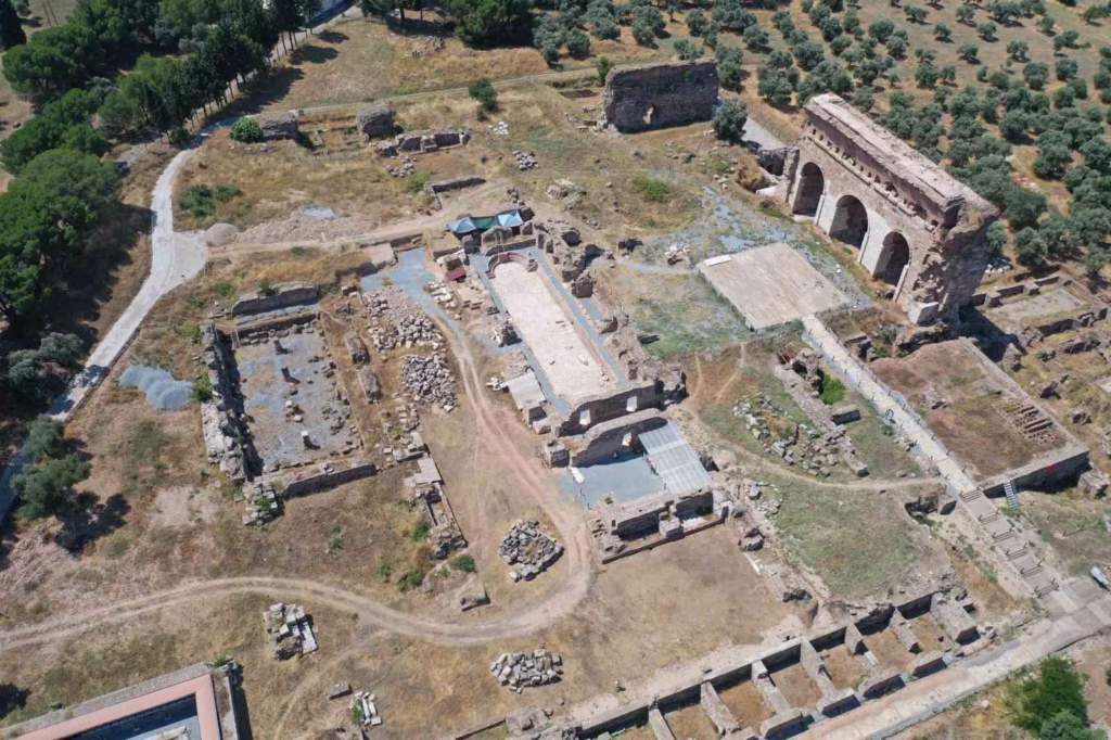 bakan ersoy tralleiste 2 bin yillik antik havuzu gun yuzune cikardik e17c4130de00