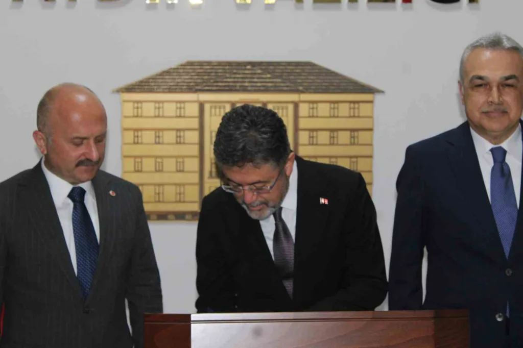 bakan yumaklinin ikinci duragi aydin valiligi oldu 6bacafa6787c