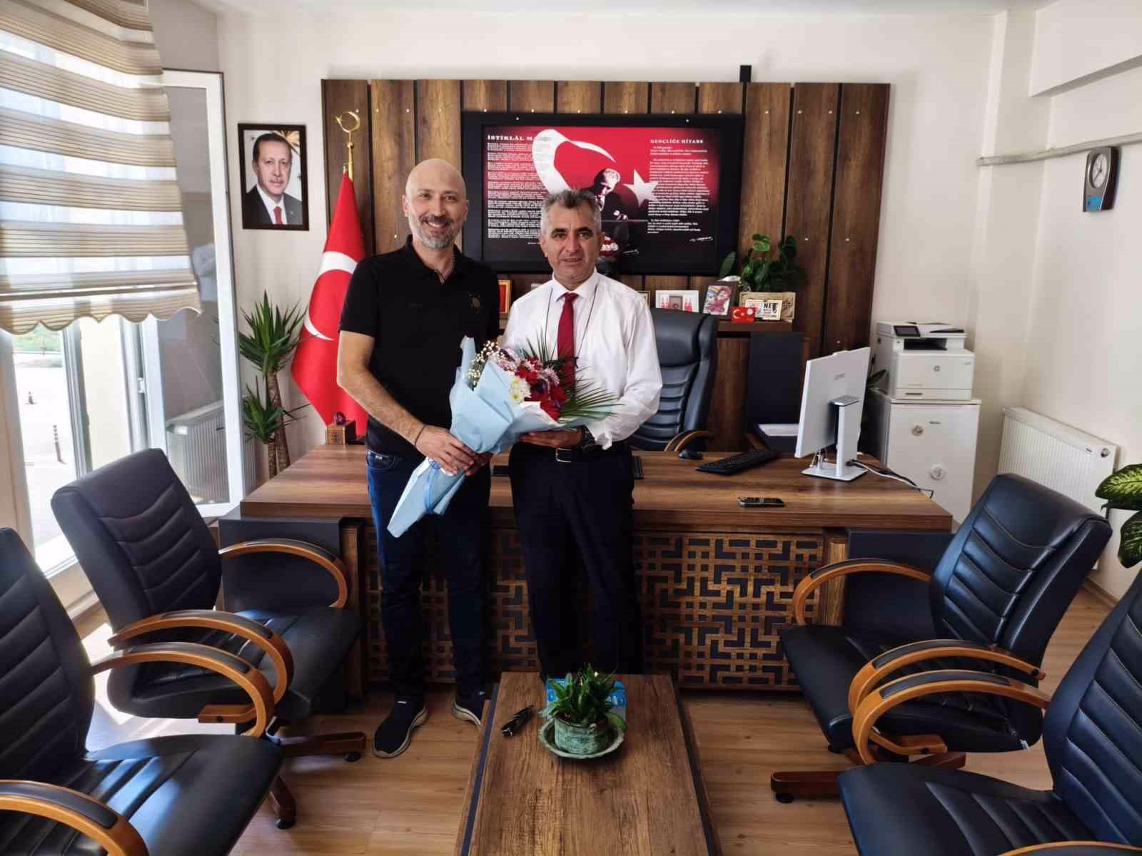 Başkan Arıkan, İlçe Milli Eğitim Müdürü Uğurlu ile görüştü