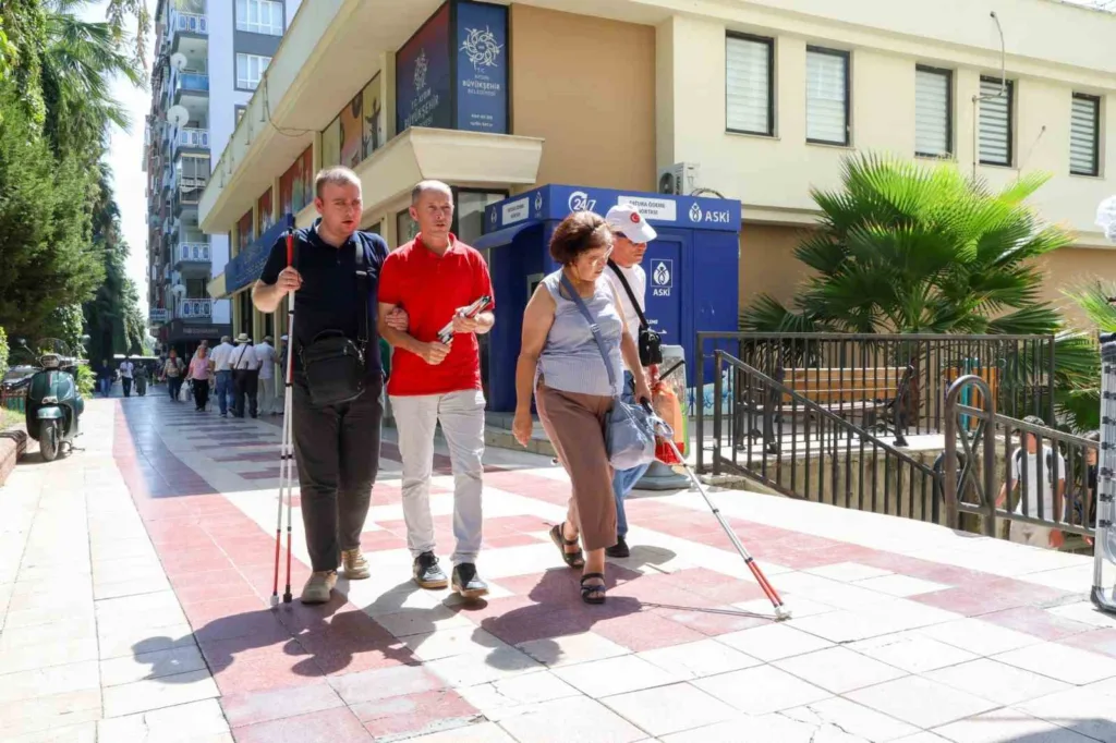 Başkan Çerçioğlu’ndan görme engelli vatandaşlara beyaz baston desteği 2 baskan cercioglundan gorme engelli vatandaslara beyaz baston destegi d668241f7a9e