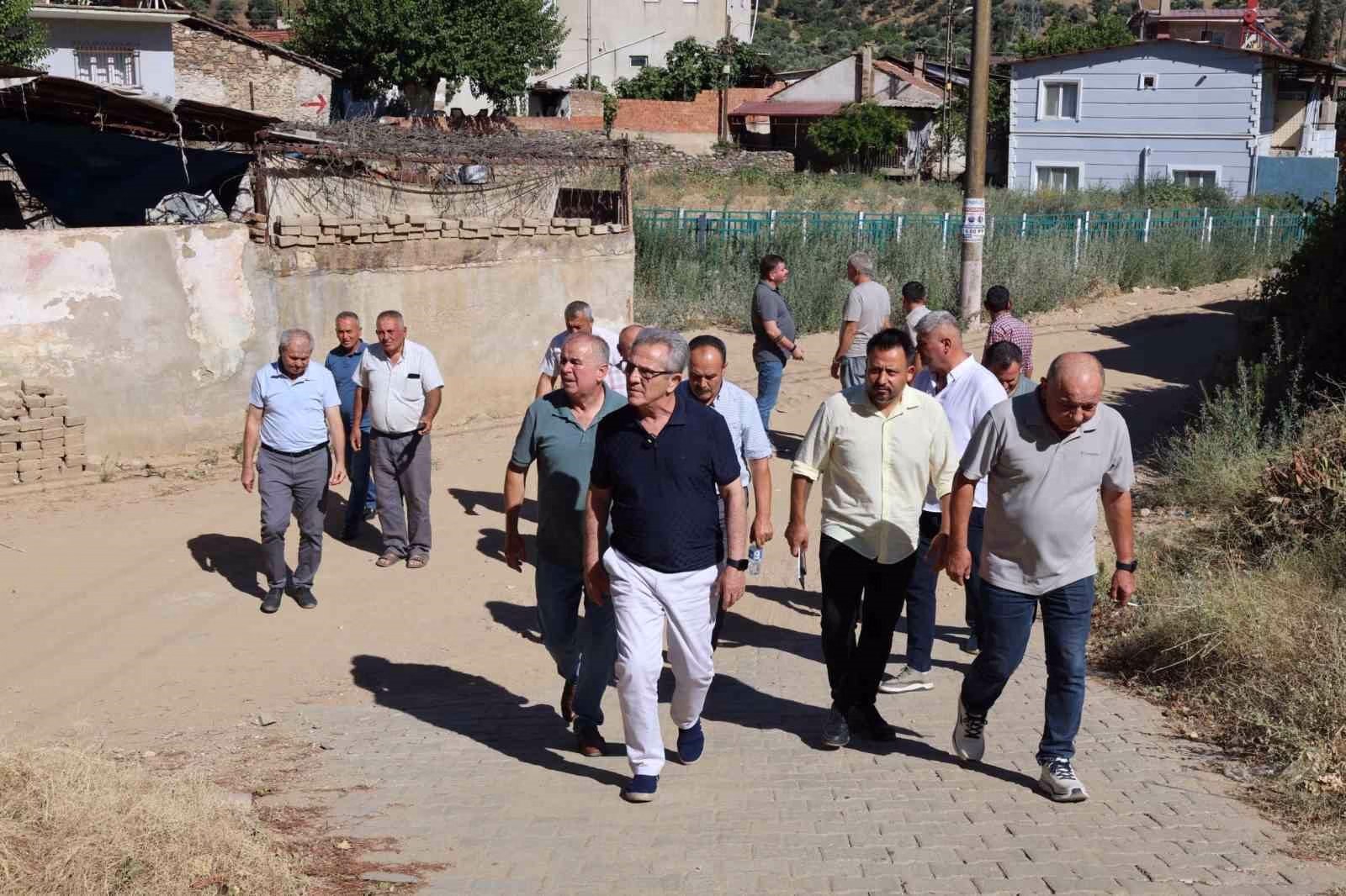 Başkan Tetik, Arslanlı ve Sailer’de vatandaşları dinledi 3 Başkan Tetik, Arslanlı ve Sailer’de vatandaşları dinledi