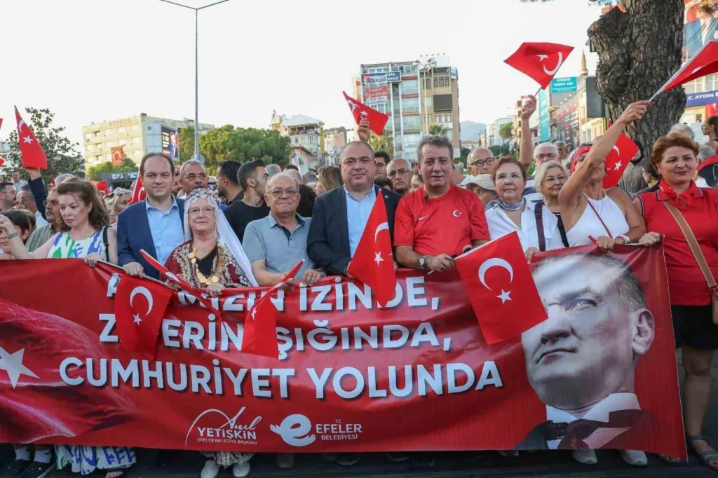 Başkan Yetişkin 30 Ağustos coşkusunu Efeler’de dört bir yana taşıdı 6 baskan yetiskin 30 agustos coskusunu efelerde dort bir yana tasidi c2020428b468