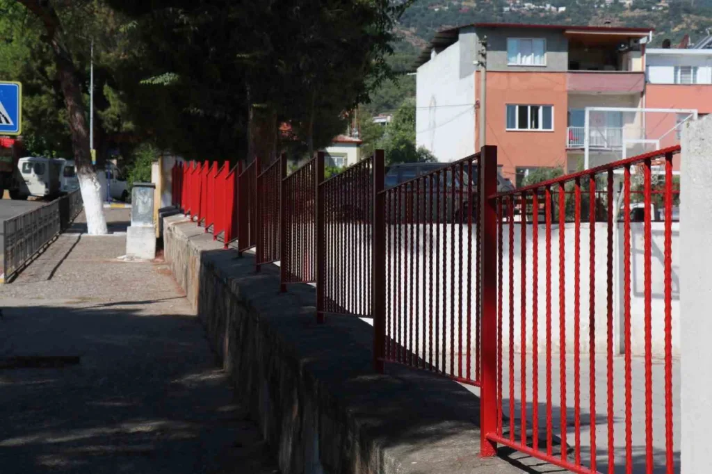 bozdogan belediyesi okullarda calismalarini surduruyor 736ce966aa3a