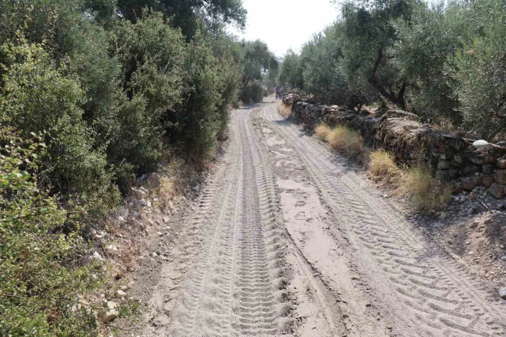 Bozdoğan Belediyesi üstyapı çalışmalarına devam ediyor 6 bozdogan belediyesi ustyapi calismalarina devam ediyor b5684d73aad1