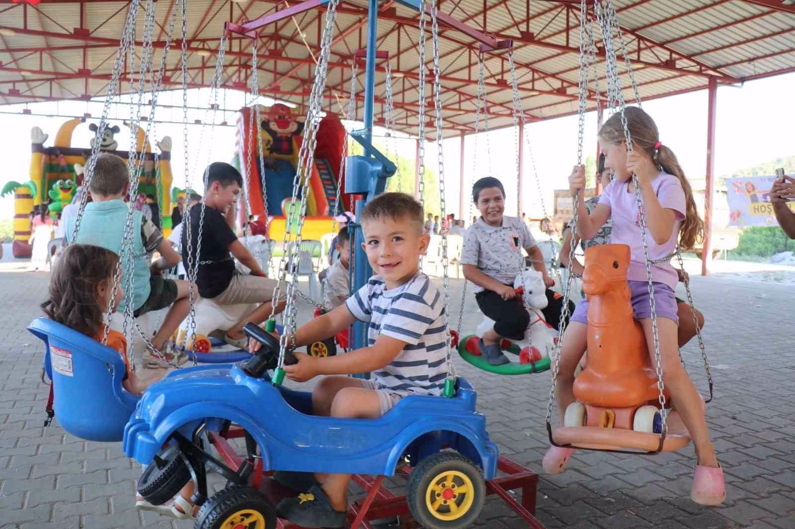 Bozdoğan’da çocuklar yaz şenliklerinde eğleniyor