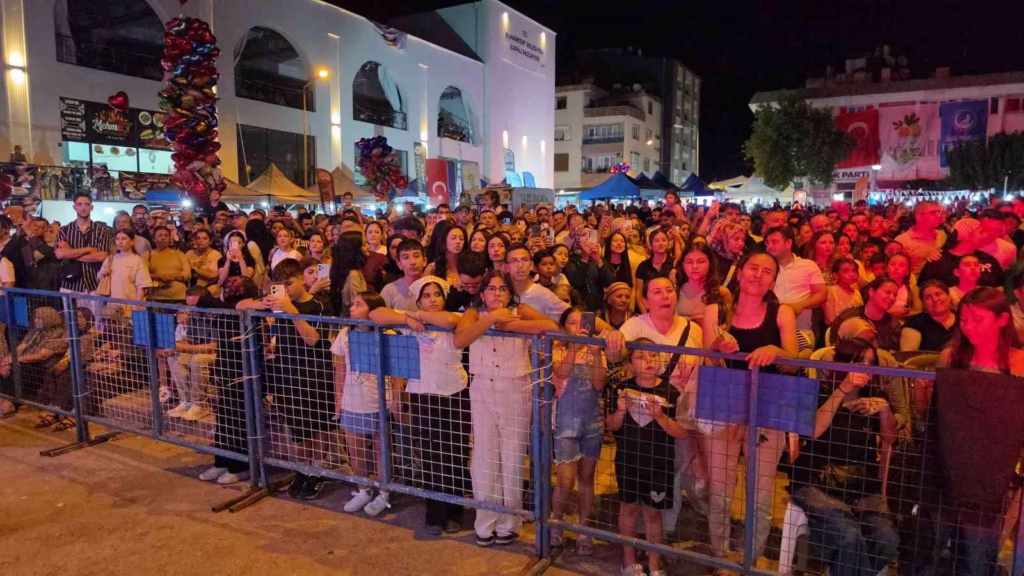 buharkentte festival coskusu eypio ile surdu 862673f9a14f