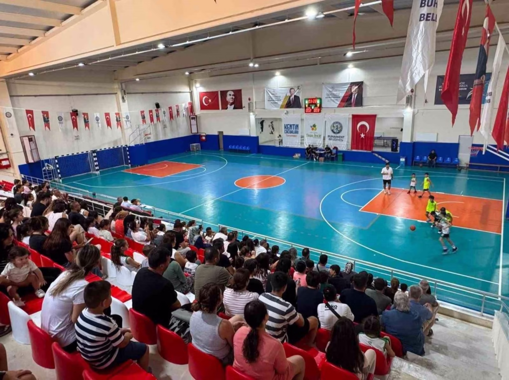 buharkentte genc basketbolcular kiyasiya mucadele etti 110048348f1f