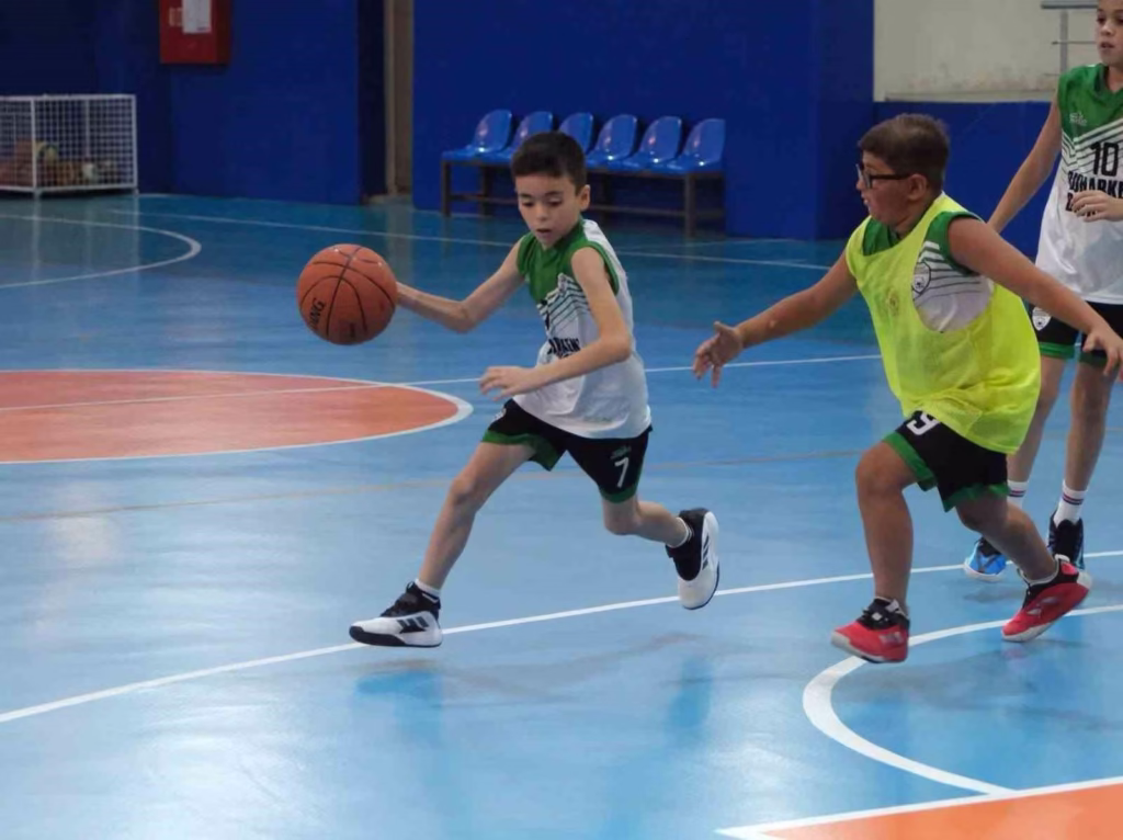 buharkentte genc basketbolcular kiyasiya mucadele etti 84522872050c