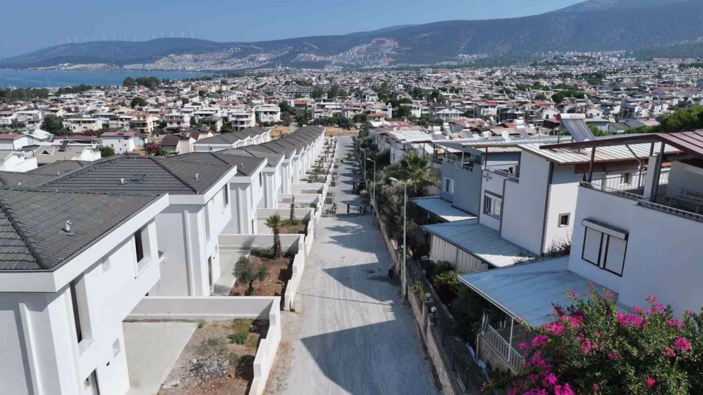 didim belediyesi akbukte parke tasi doseme calismalarini surduruyor a40ae4bac29b