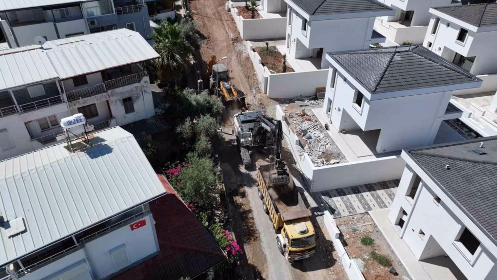 didim belediyesi akbukte yol yapim calismalarini genisletiyor 36db1fd911fc
