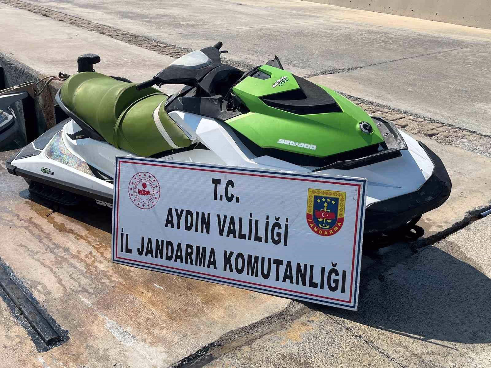 Didim’de jet ski ile düzensiz göçmen taşırken yakalandı