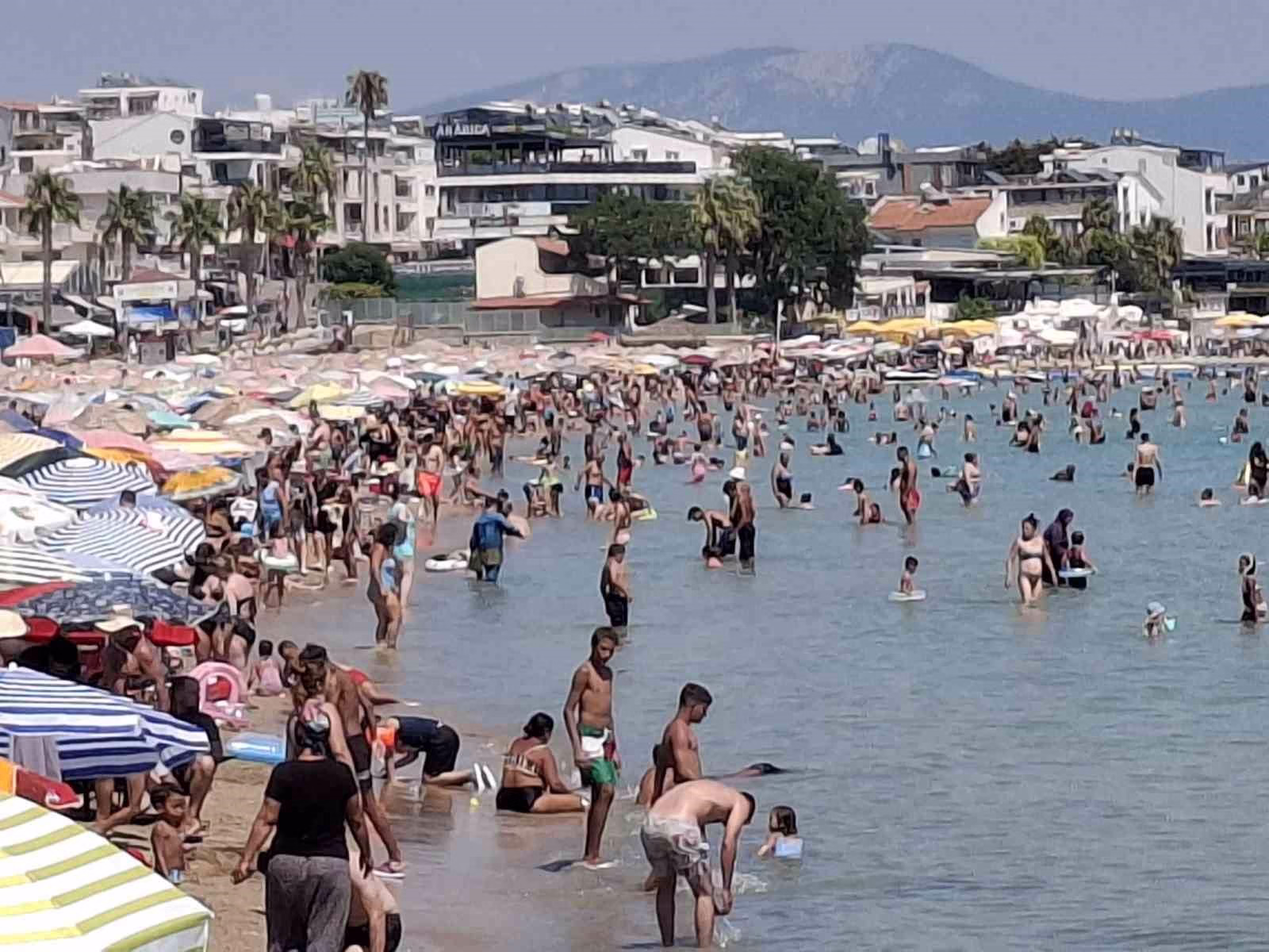 Didim’de yaz keyfi sürüyor 3 Didim’de yaz keyfi sürüyor